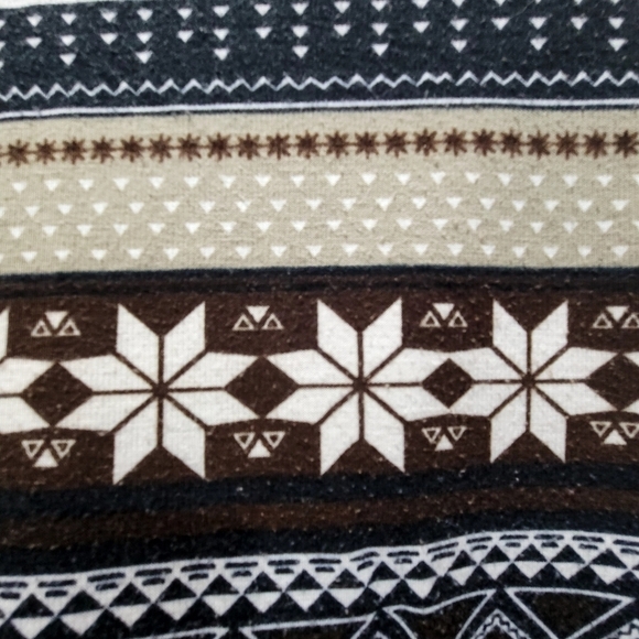 Altar'd State Medium/Large Beige Black Poinsetta Leggings - Picture 3 of 4